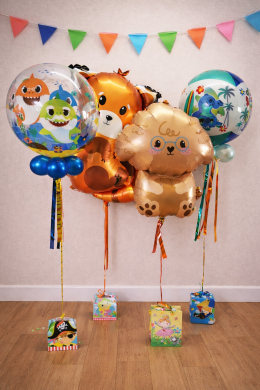 Ballon mit Geschenktüte